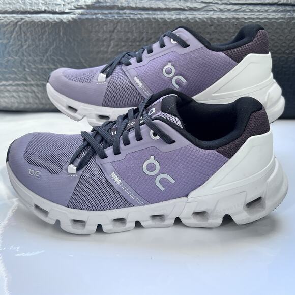 On Running | Women's Cloudflyer 4 | Shark / Pearl | Sz W6 | 71.98092 | Pre-owned - Picture 1 of 13